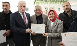 Bayburt'ta Muhtarlar Akademisi sona erdi, belgeleri verildi