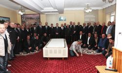 Geleneksel Bayramlaşmanın Adresi Velişaban Mahalle Odası Oldu