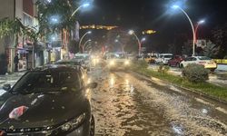 Bayburt’ta aniden bastıran dolu hayatı olumsuz etkiledi!