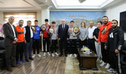 Belediye Başkanı Mete Memiş milli sporcuları ağırladı