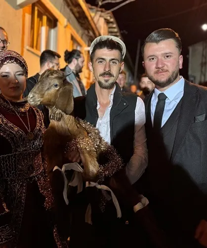 Bilecik Pazaryeri'nde gelenekler mizahla buluştu