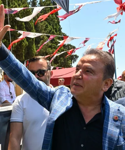 Başkan Böcek'ten Antalyalılara duygusal mesaj