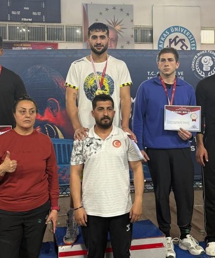 Bayburtlu Boksör Türkiye Şampiyonu Oldu