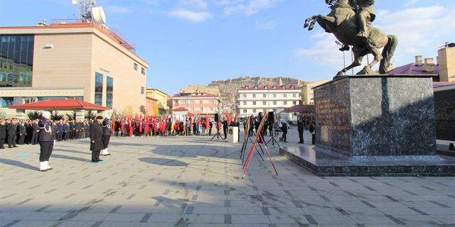 10 Kasım’da Atatürk’e saygı