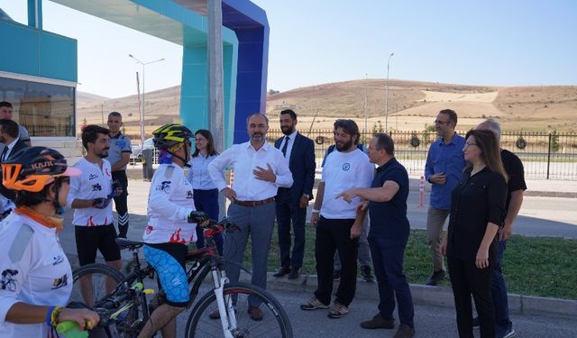Dede Korkut Bisiklet Festivali sporcuları Bayburt Üniversitesinde