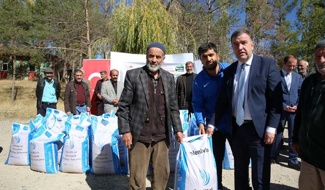 Bayburt Çiftçisine 330 ton buğday tohumu dağıtıldı.