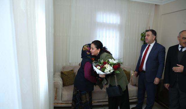 Vali Eldivan Şehit Nevzat Kaya’nın ailesini ziyaret etti