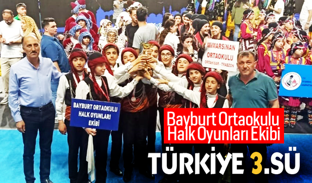 Bayburt Ortaokulu Halk Oyunları Ekibinden Türkiye Derecesi