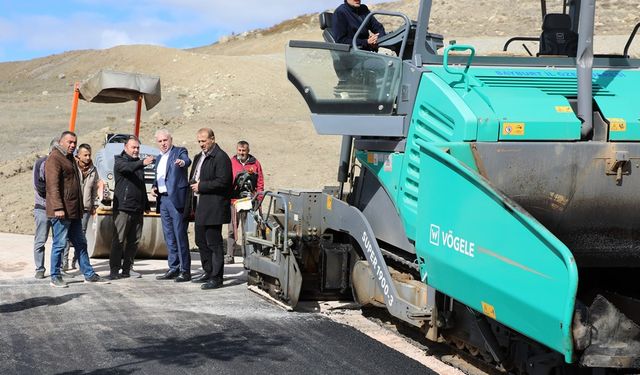 Bayburt Belediyesi’nden yoğun asfalt mesaisi