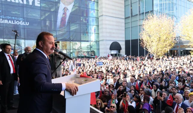 158. parti oldu... Anahtar Parti'den ilk mesajları verdi