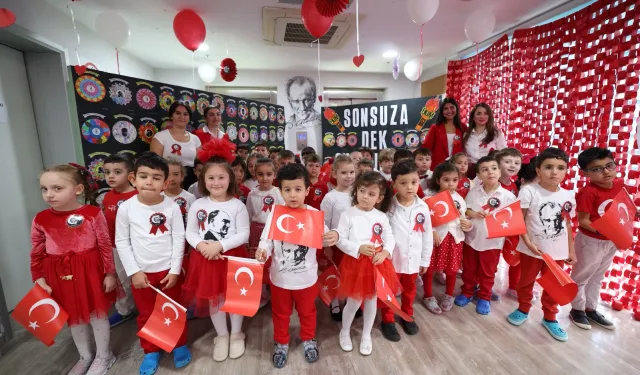 Bakırköylü çocuklar Cumhuriyet’in 101.yılını kutladı