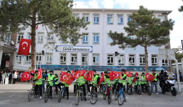 Konya Büyükşehir’in “Güvenli Okul Yolları Projesi”nde 29 Ekim coşkusu