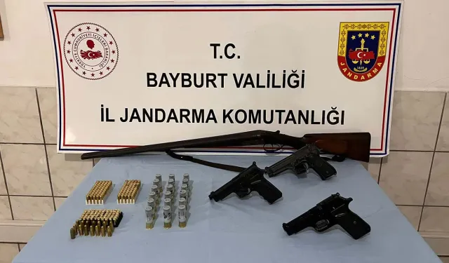 Bayburt'ta silah ve mühimmat kaçakçılığı yapan şahıs yakalandı!