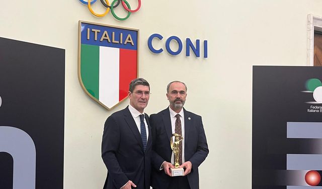 Rektör Türkmen, İtalya’da “Uluslararası Kişilik” Ödülüne Layık Görüldü