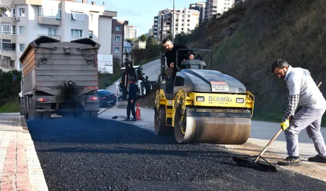 Bursa Gemlik'in yolları ve meydanları yenileniyor