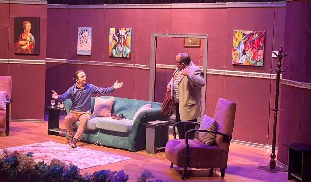 1001 Sanat’ın sahnesi izleyenleri kahkahaya boğdu