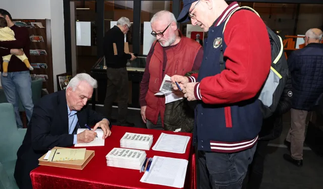 Adnan Özer ile ‘Şairin Şiir Evreni’nde yolculuk