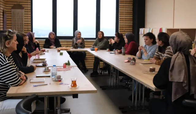 Anne Şehir’de kitap sevgisi aşılanıyor