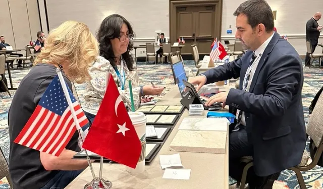 Türk doğal taş sektöründen Avrupa'da çifte mesai