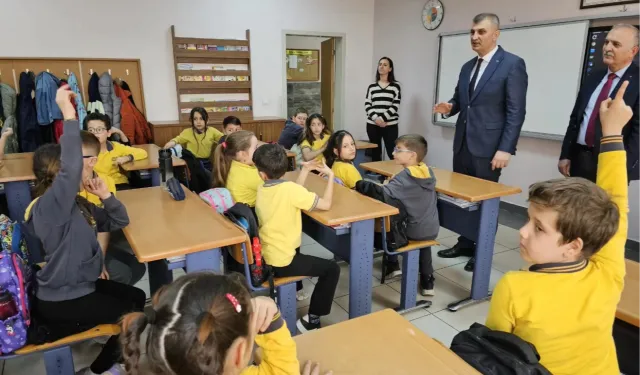 Gölcük'te Başkan Sezer'den 'Hayat Bilgisi' dersi