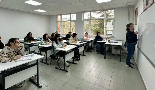 İstanbul Bakırköylü gençler ücretsiz kurslarla geleceğe hazırlanıyor