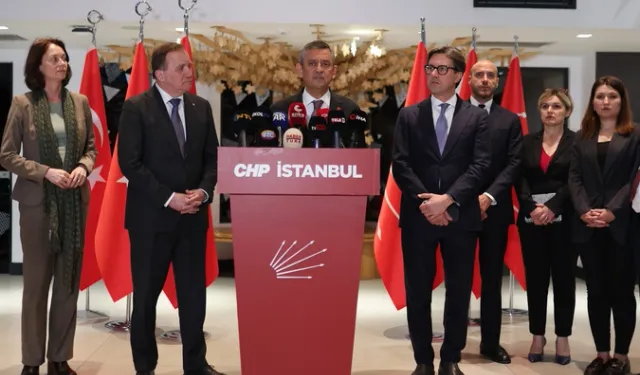 Özgür Özel: “Sütte leke var bizim başkanlarımızda yok”