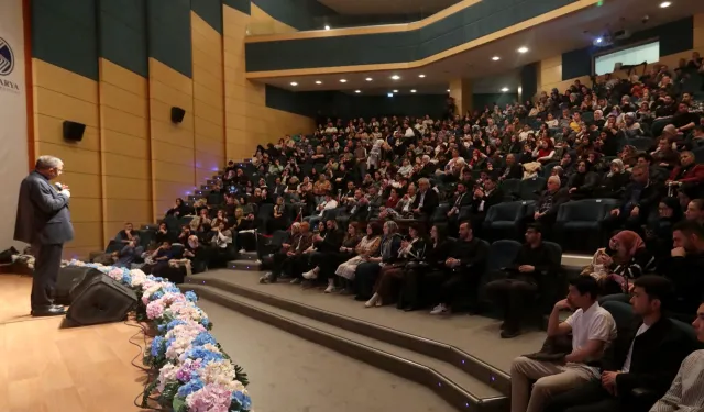 Sakaryalı sanat dostları Hayati İnanç’la buluştu