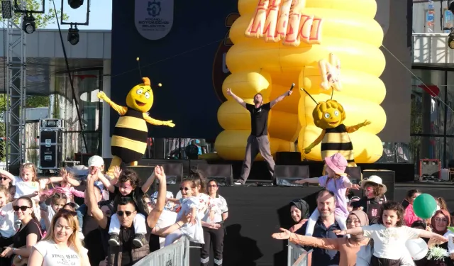 “Arı Maya” Kocaelili minikler için sahnede