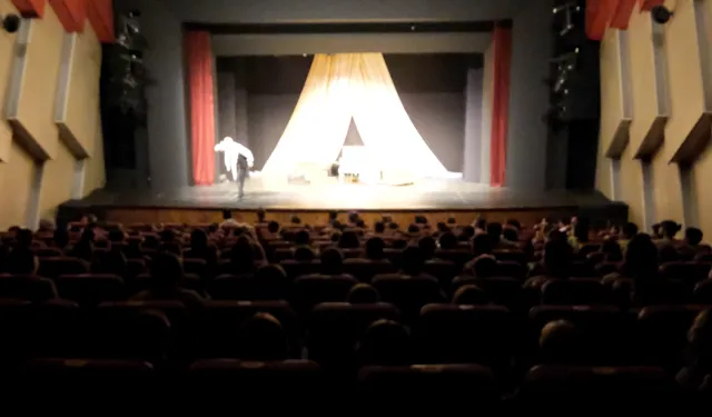 “Dünyanın Eski Zamanlarında” çocuk oyunu minik seyircilerle buluşuyor!