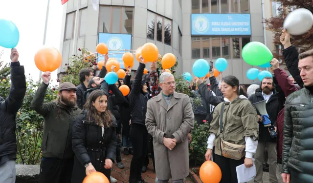 Mudanya'da gençlerden tutuklu öğrencilere 'balonlu' destek