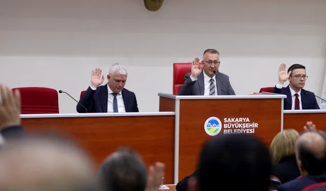 Sakarya Meclisi’nde ‘hizmette tarihi adımlar’ vurgusu!