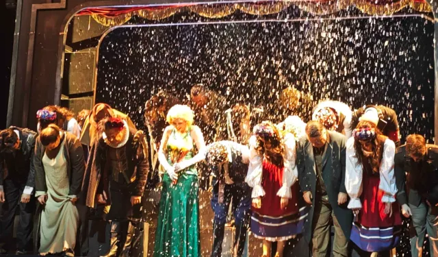 İstanbul'da Kocaeli Şehir Tiyatroları rüzgârı esti