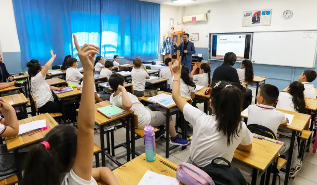 İzmir Narlıdere'de okullarda çevre bilinci eğitimi