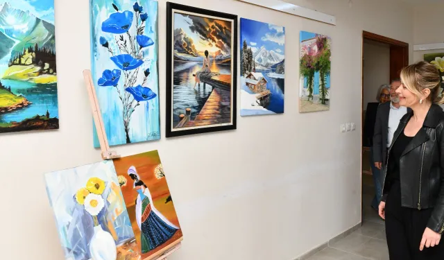 Kaklıç Sanat Akademisi’nin yıl sonu sergisi büyük ilgi gördü