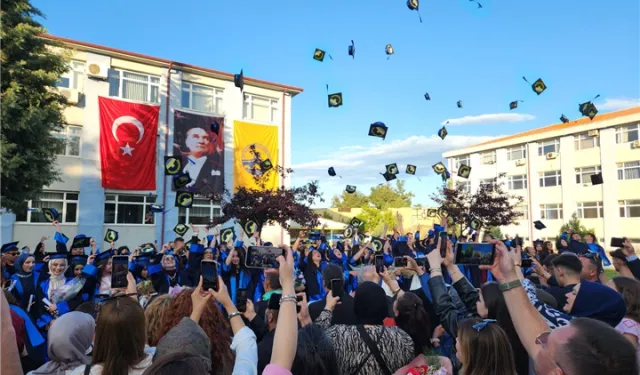 Edirne Keşan MYO'da mezuniyet coşkusu