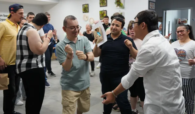 Engelsiz Yaşam Merkezi’nde karne heyecanı