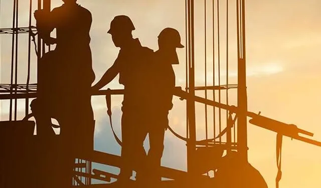 İnşaatta faaliyet artışı geçici, güven dipte
