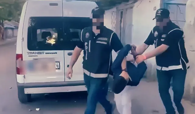 İstanbul’da kafeyi kurşunlayan 3 şüpheli yakalandı! Bakan Yerlikaya gençleri uyardı!