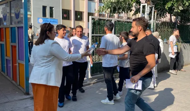 İzmit Belediyesi, LGS günü öğrencileri yalnız bırakmadı