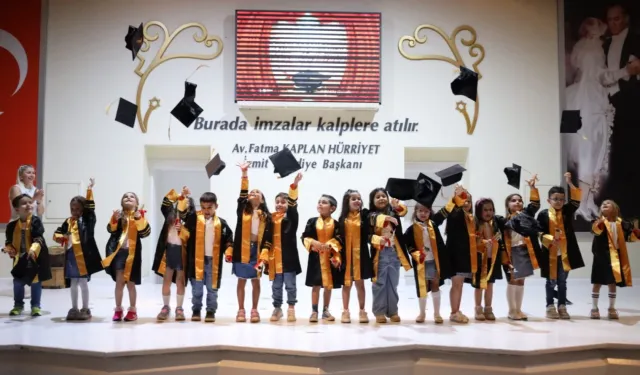 İzmit'te Çınar Çocuk Evleri'nde mezuniyet sevinci