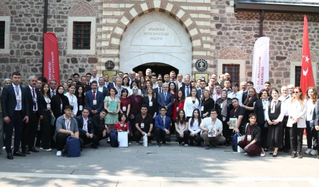 “Oku-Yorum Yazı-Yorum” projesiyle gençler mirası geleceğe taşıyor