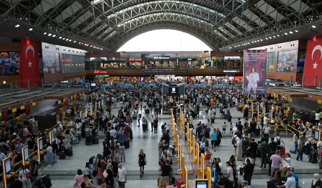 Sabiha Gökçen Havalimanı'nda bayram yoğunluğu