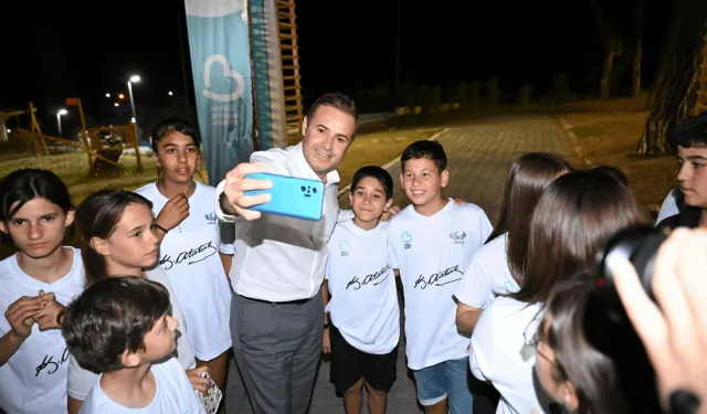 Ahmet Akın'dan Balıkesirli çocuklara tatil hediyesi