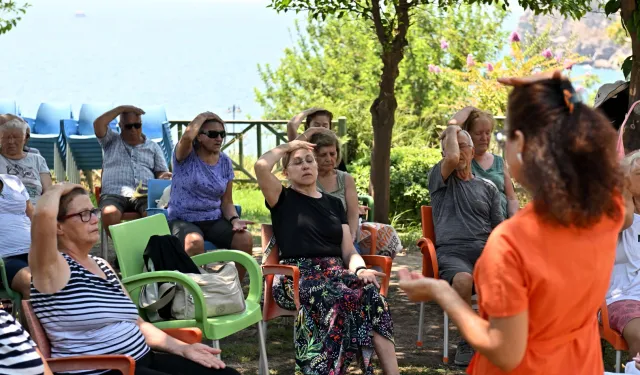 Antalya Falez Yaşlı Evi'nde rahatlatan etkinlik