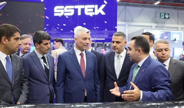 Bakan Bolat, IDEF'te Türkiye’nin savunma sanayi gücüne ortak oldu