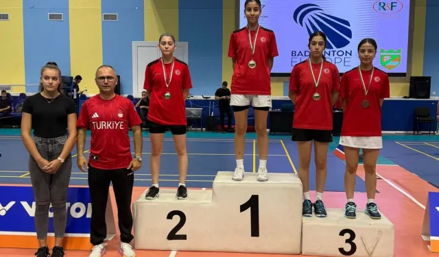 Bursa Osmangazili badmintonculardan gururlandıran başarı
