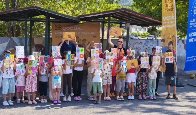 Bursa'da 'Gezici Sanat' çocuklarla buluştu