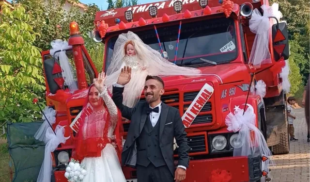 Düzce’de hafriyat kamyonu gelin arabası oldu