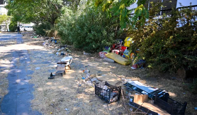 İzmir Bornova'daki 166 yıllık köşk çevresindeki atıl alan temizlendi