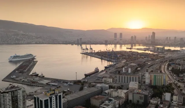 İzmir Büyükşehir'in ulusal kredi notunda tarihi artış